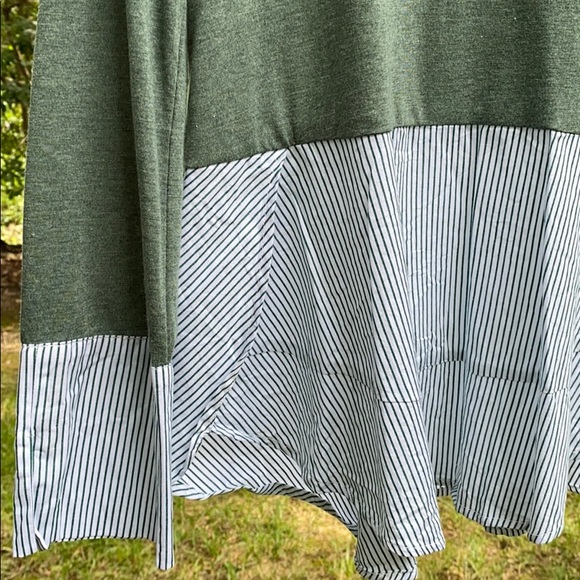 Oxford Sunday Top - Picture 2 of 4